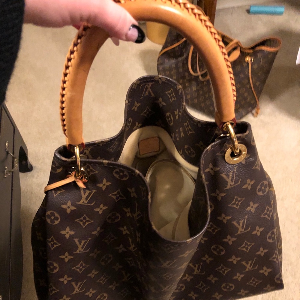 Louis Vuitton Artsy GM - Picture 2 of 15